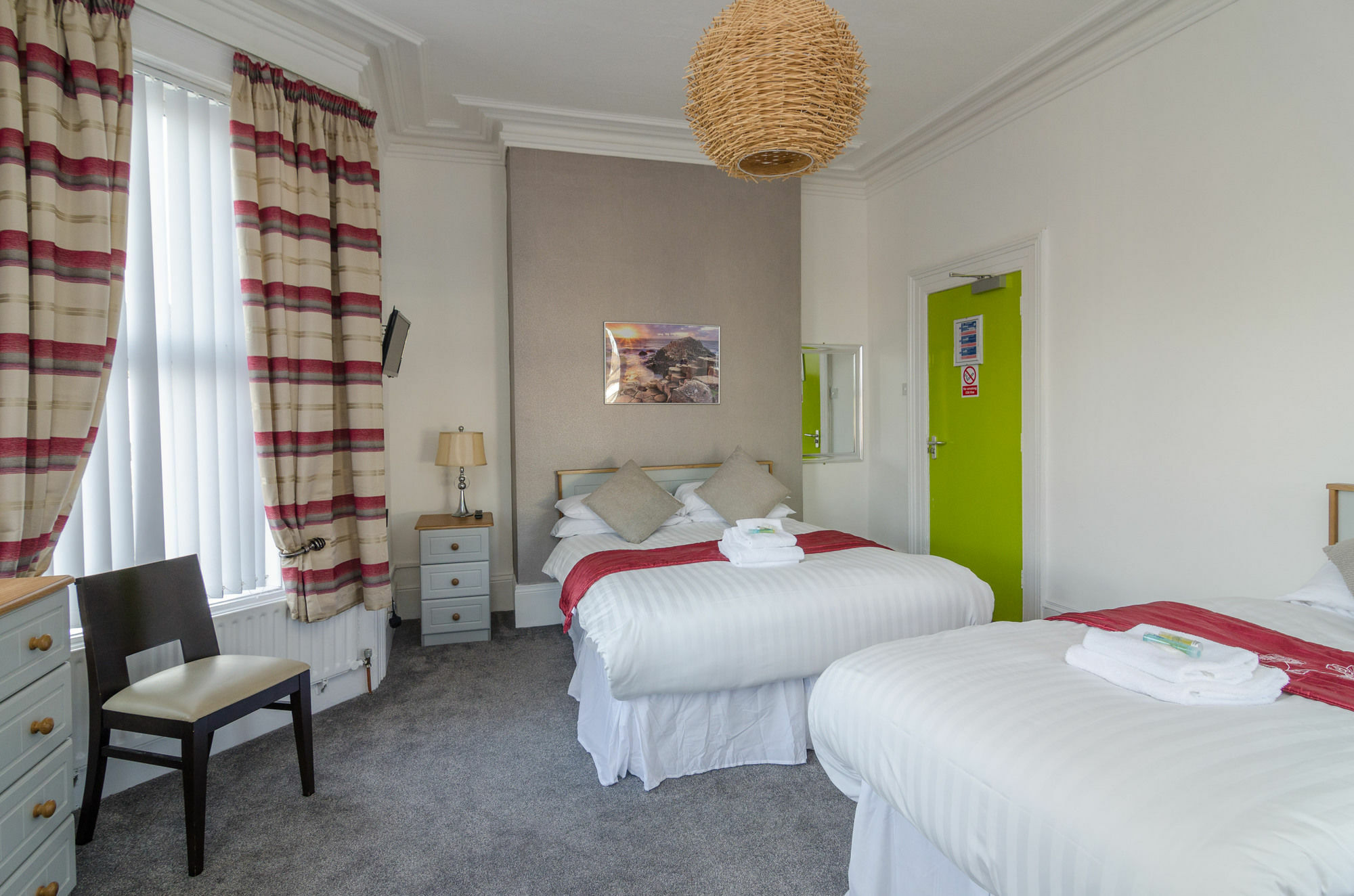 Oyo Parador Lodge Belfast Exterior photo